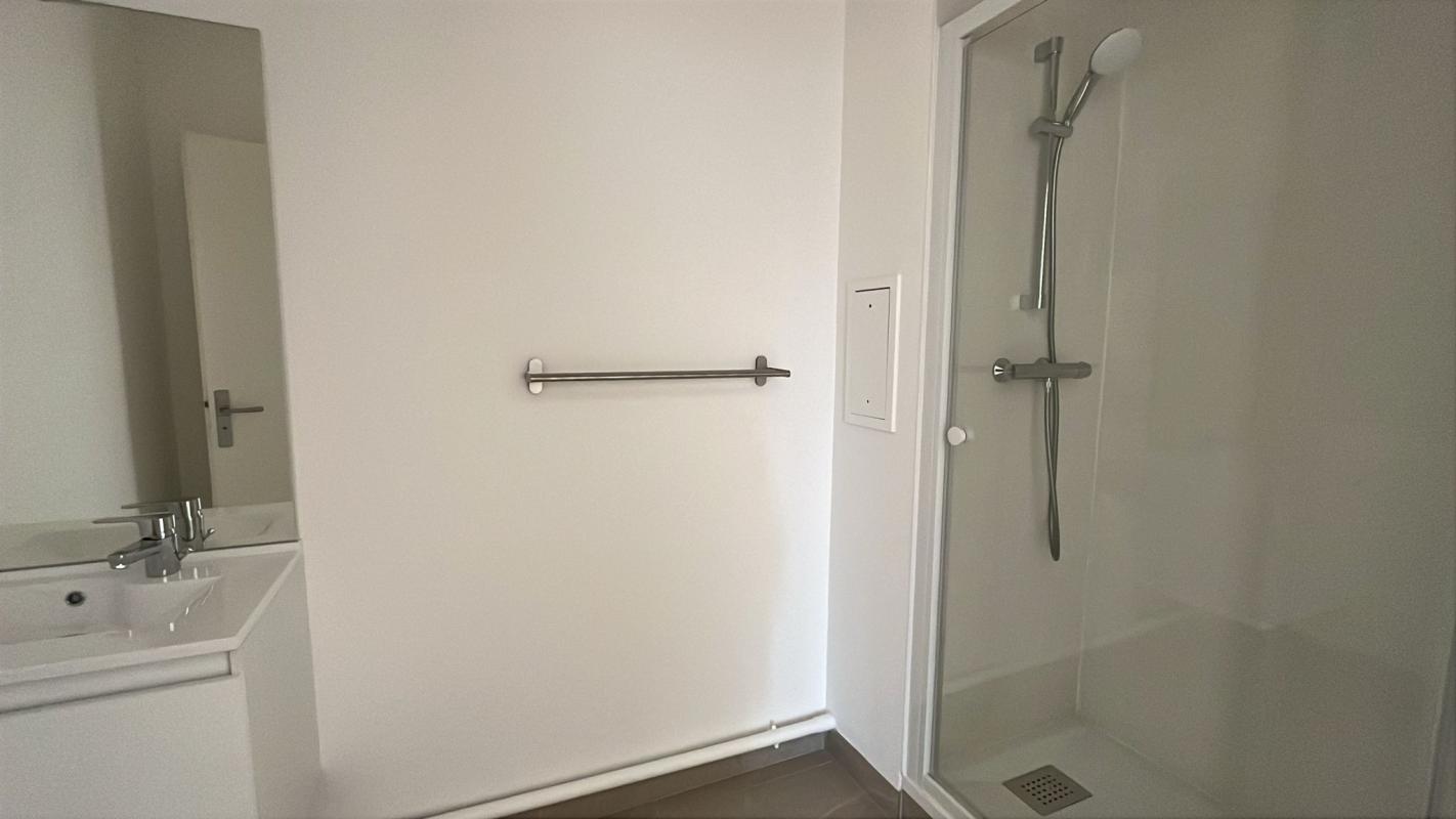 Grand T3 de 63m² avec balcon - Miniature 9