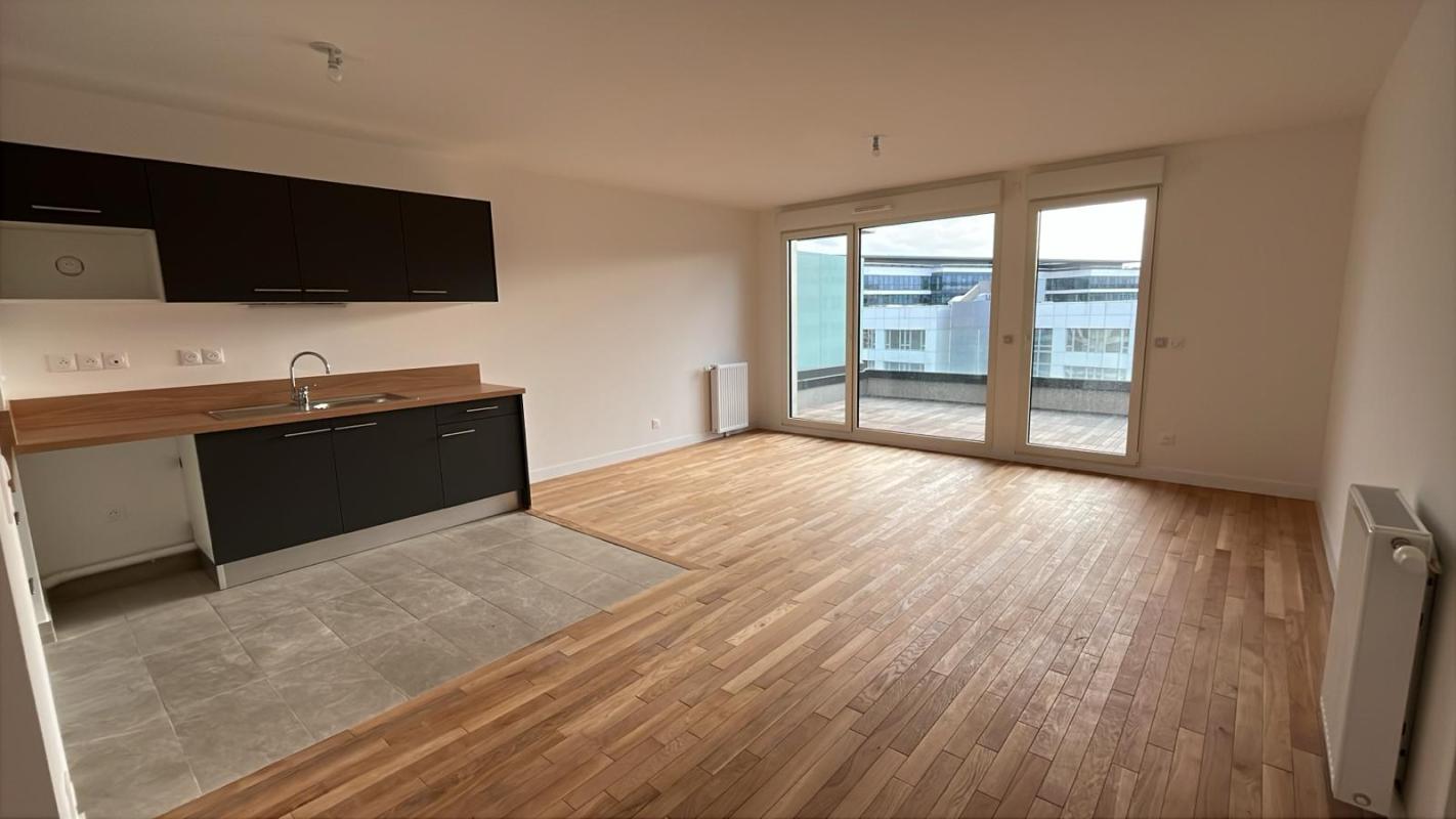 T4 neuf avec balcon - À louer - 4 pièces, 82.8m² à COLOMBES