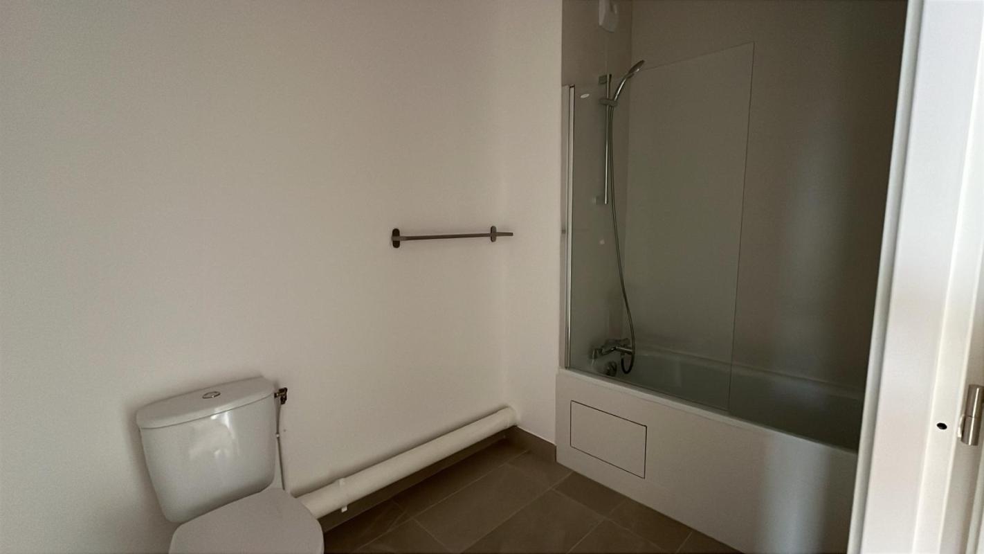 T4 neuf avec balcon - Miniature 8