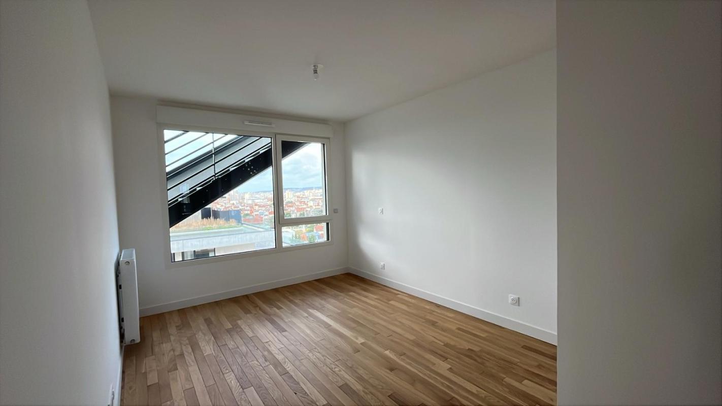 Grand T4 de 84m² au dernier étage - Miniature 7