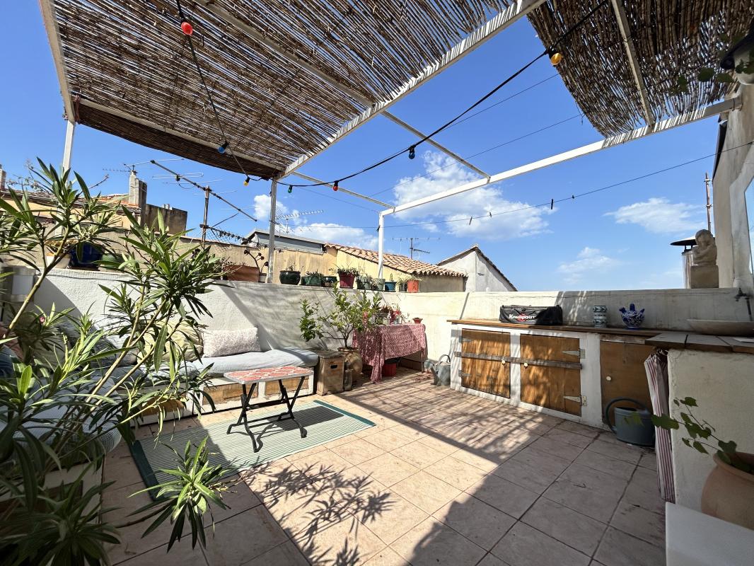 Dernier étage T4 duplex charme terrasse, 4 pièces, 97 m² à Marseille 2e