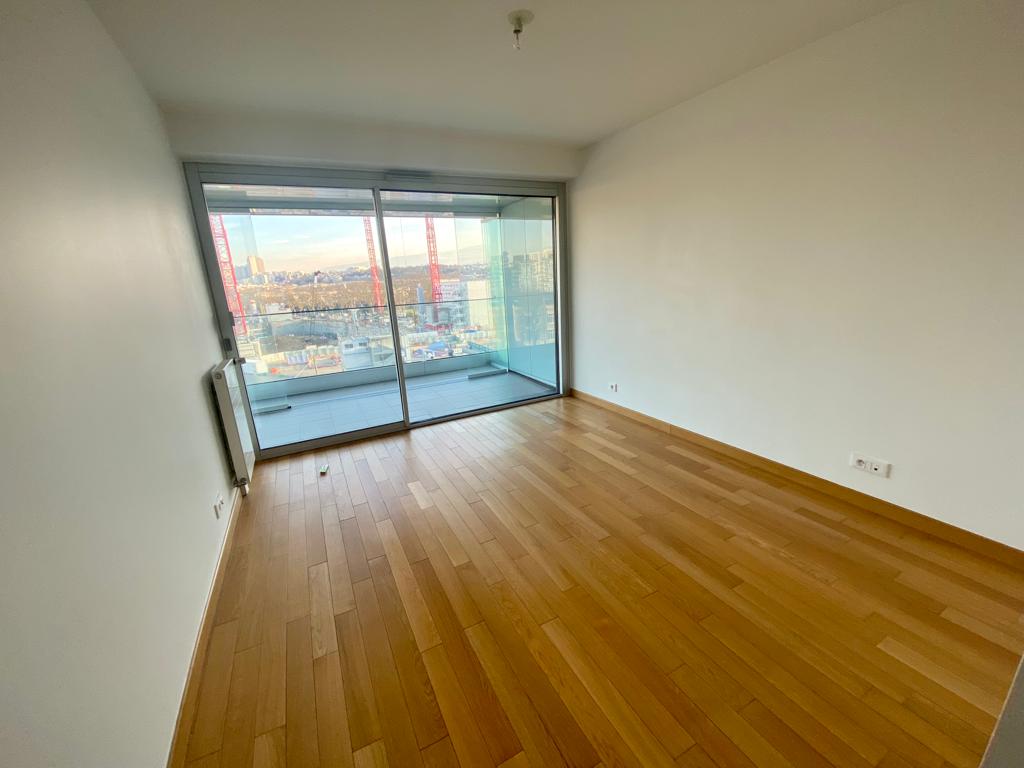 APPARTEMENT LUMINEUX DE TROIS PIECES DE 68,1m² - BOULOGNE BILLANCOURT - Miniature 4