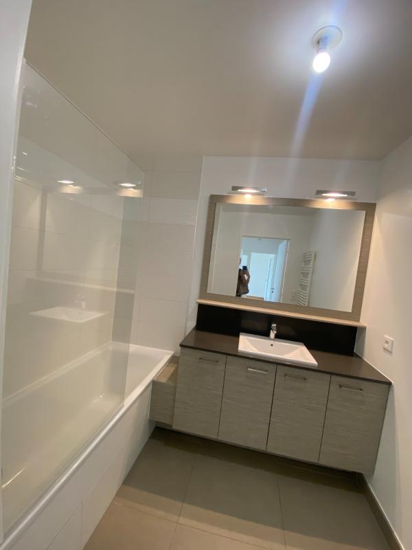 APPARTEMENT LUMINEUX DE TROIS PIECES DE 68,1m² - BOULOGNE BILLANCOURT - Miniature 7