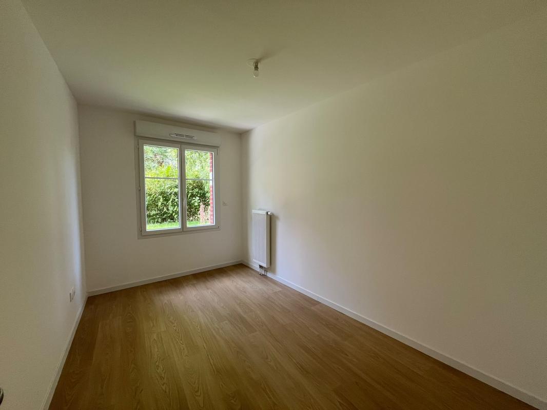 Superbe T3 de 64m² avec terrasse en rdc - Miniature 4