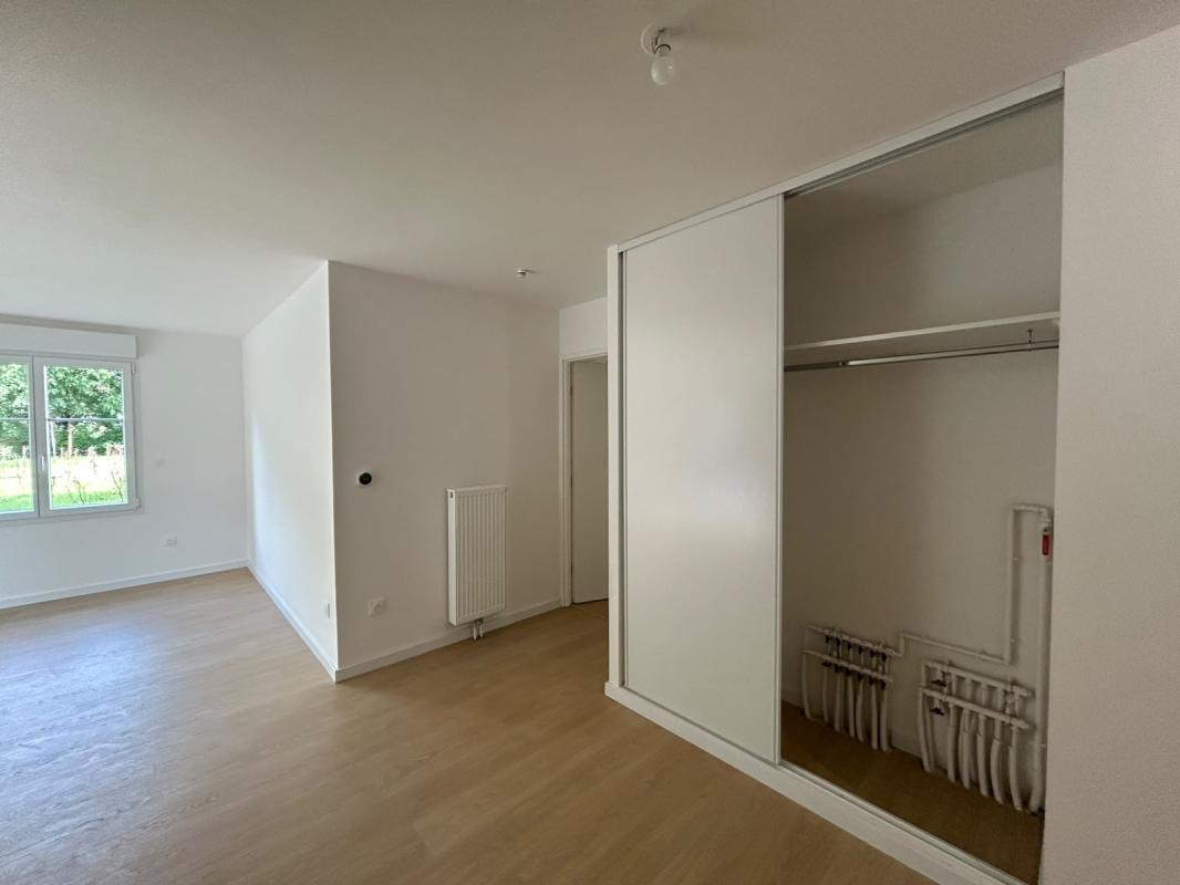 Grand T4 de 78m² avec terrasse - Miniature 4