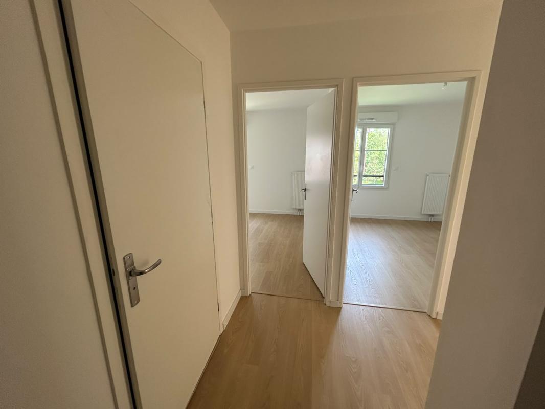 Beau T3 de 61m² - Miniature 4