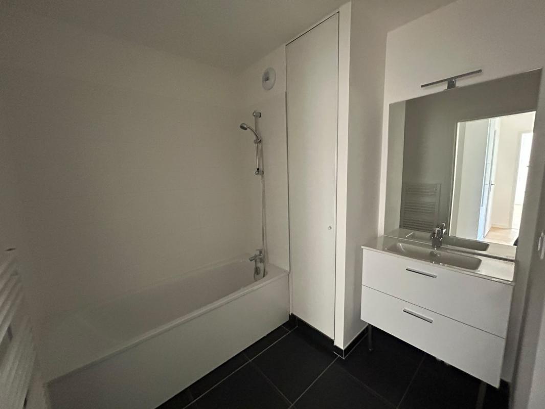 Beau T3 de 61m² - Miniature 7