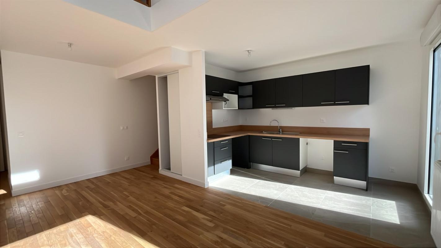Grand T4 en duplex de 84m² avec balcon - Miniature 2
