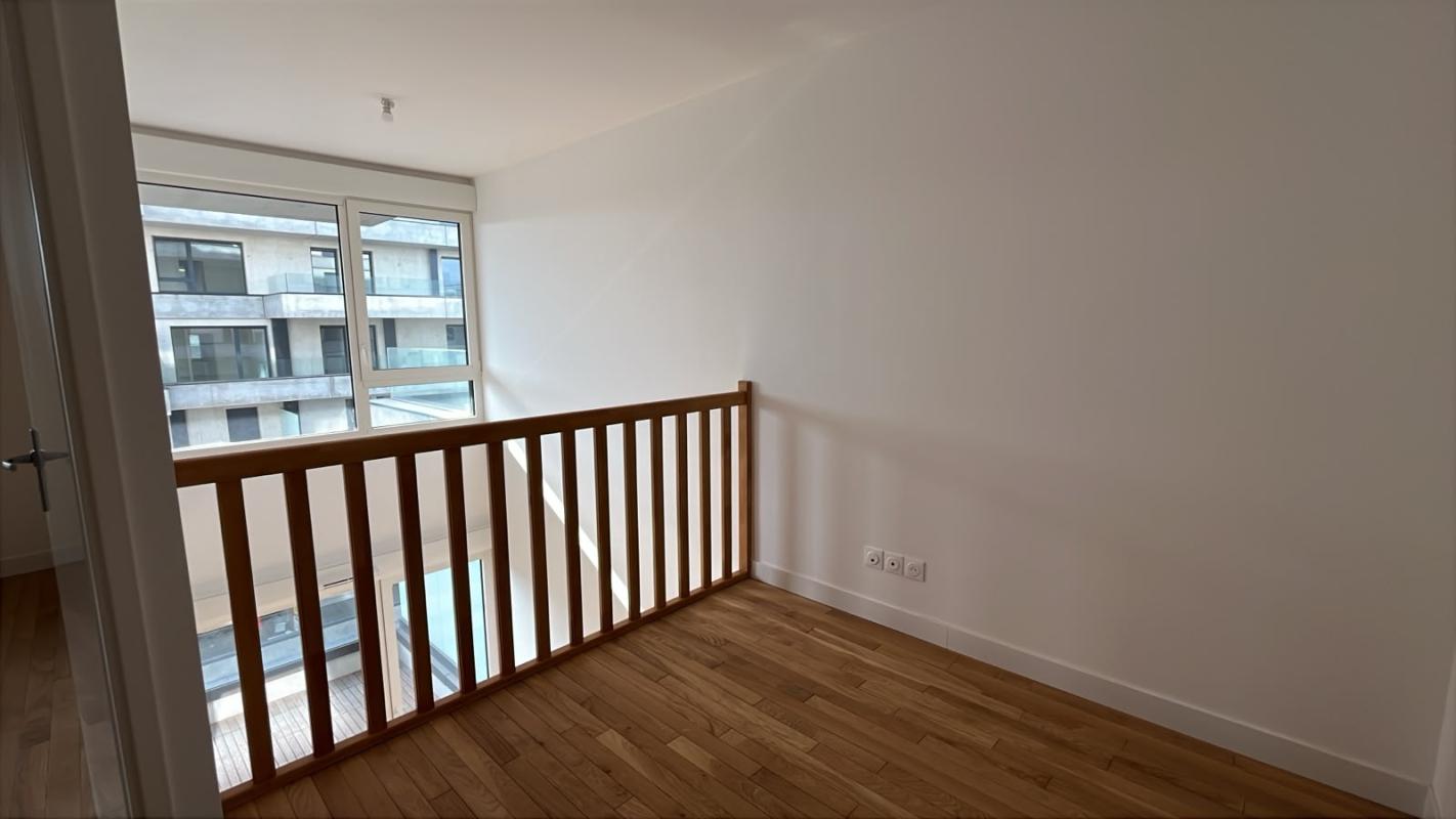 Grand T4 en duplex de 84m² avec balcon - Miniature 3