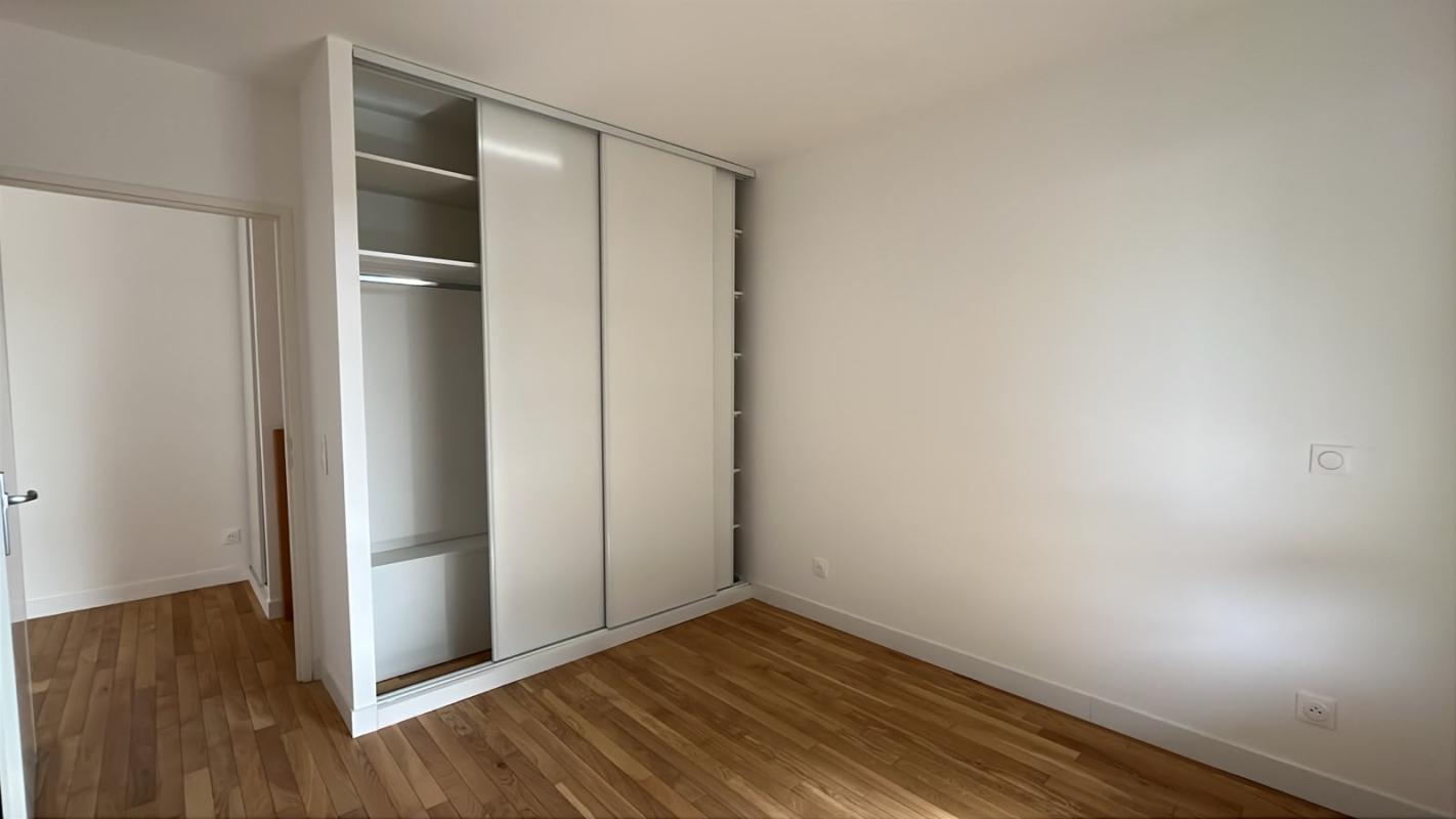 Grand T4 en duplex de 84m² avec balcon - Miniature 5