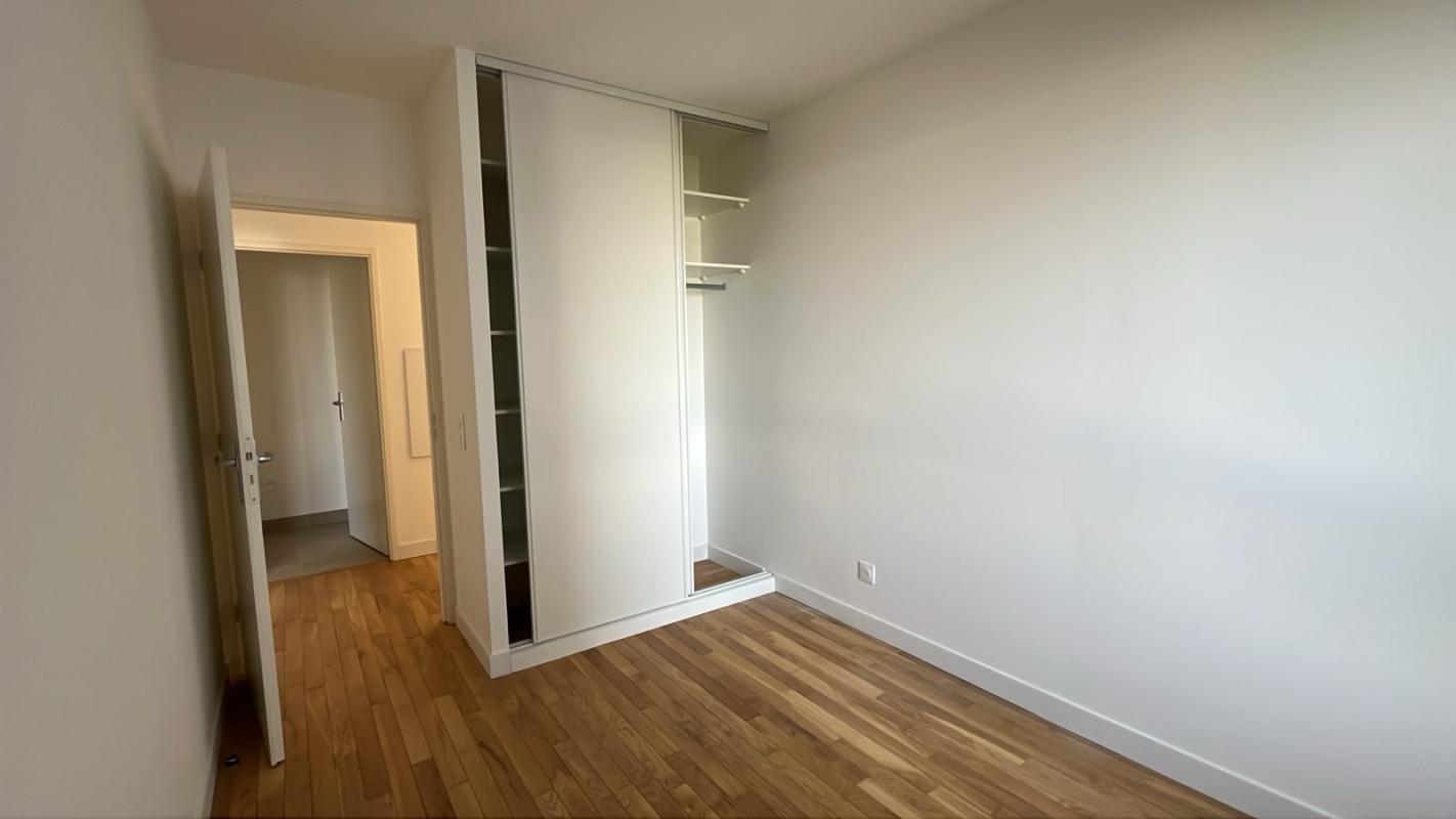 Grand T4 en duplex de 84m² avec balcon - Miniature 8