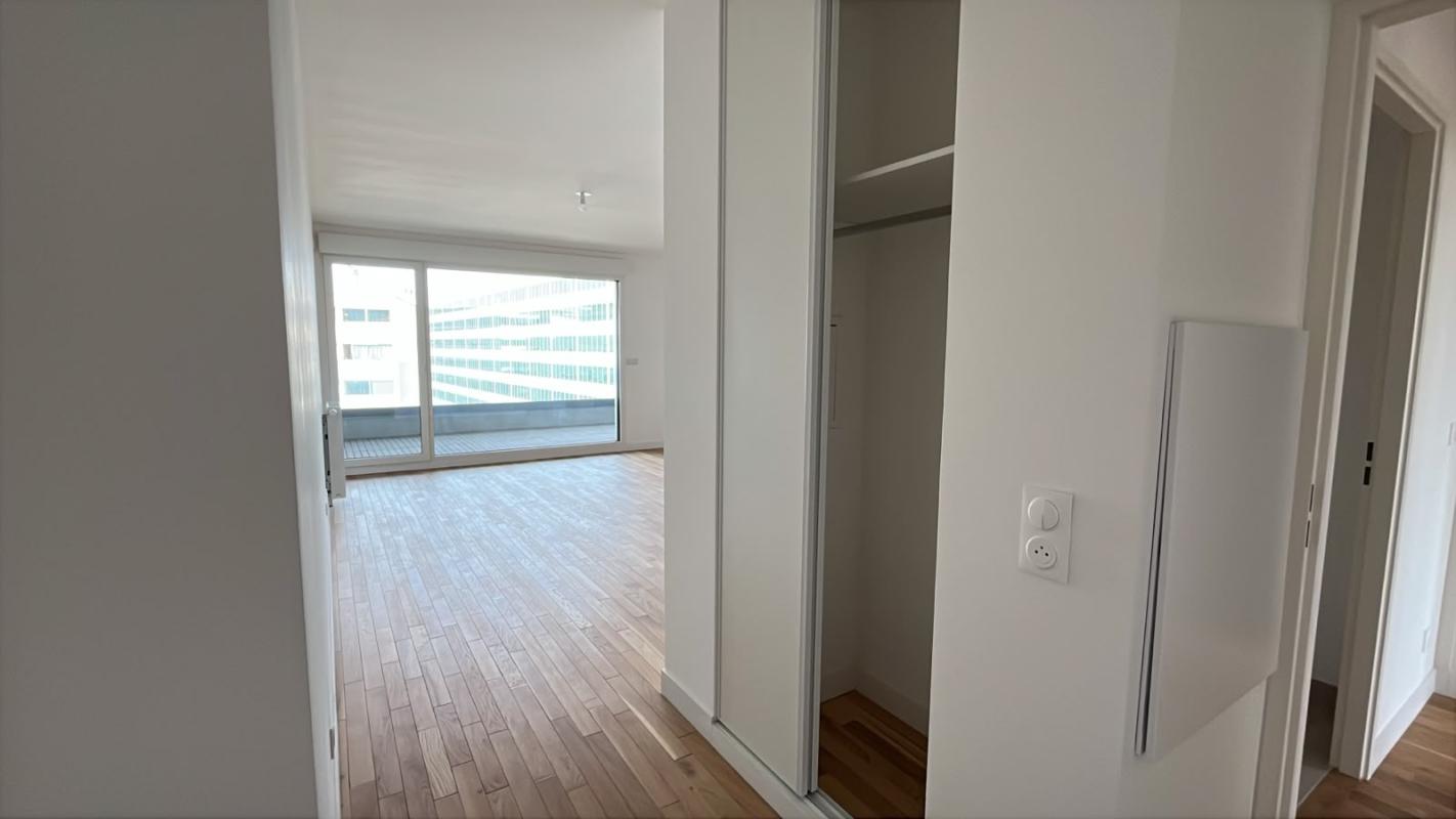 Beau T4 de 81m² avec balcon - Miniature 2