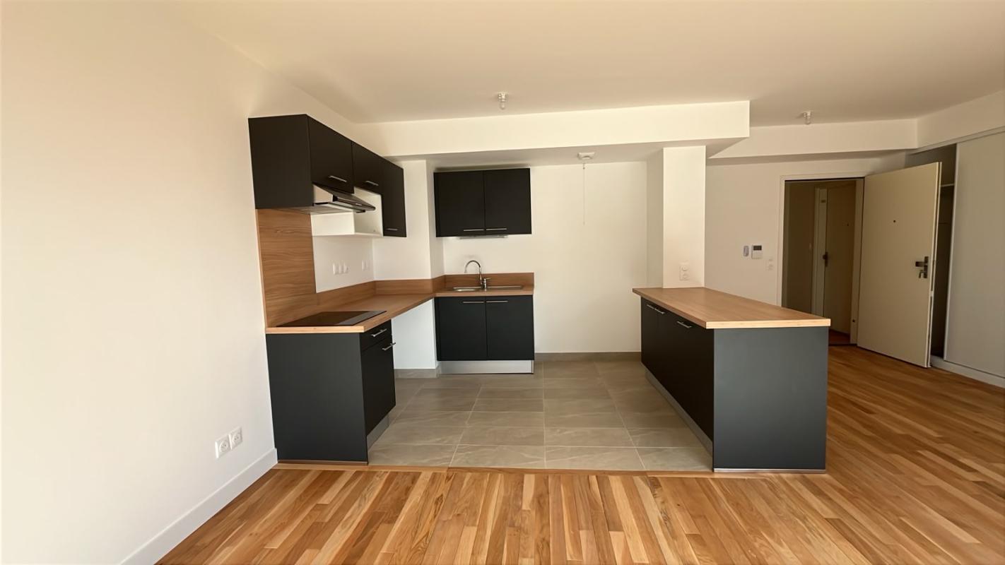 T3 NEUF AVEC BALCON DE 20M² - Miniature 3