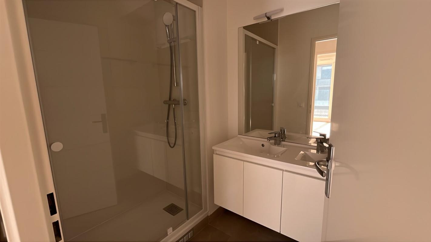 T3 NEUF AVEC BALCON DE 20M² - Miniature 7