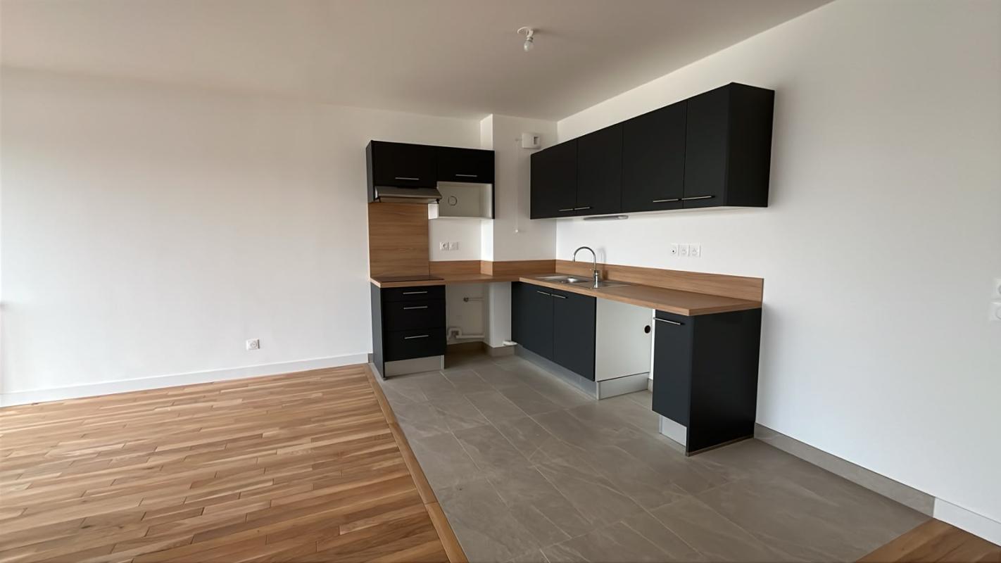T4 neuf avec balcon - Miniature 2