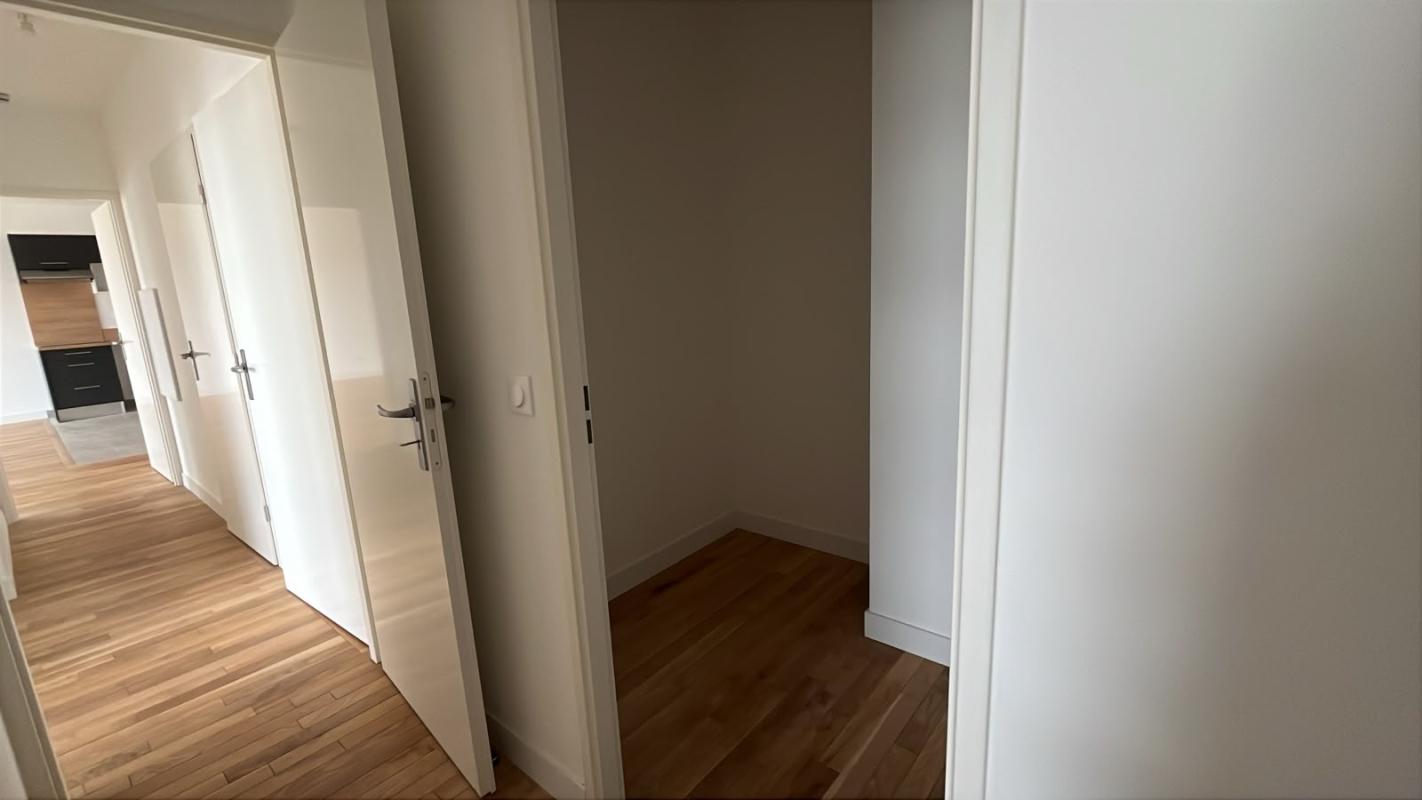 T4 neuf avec balcon - Miniature 9