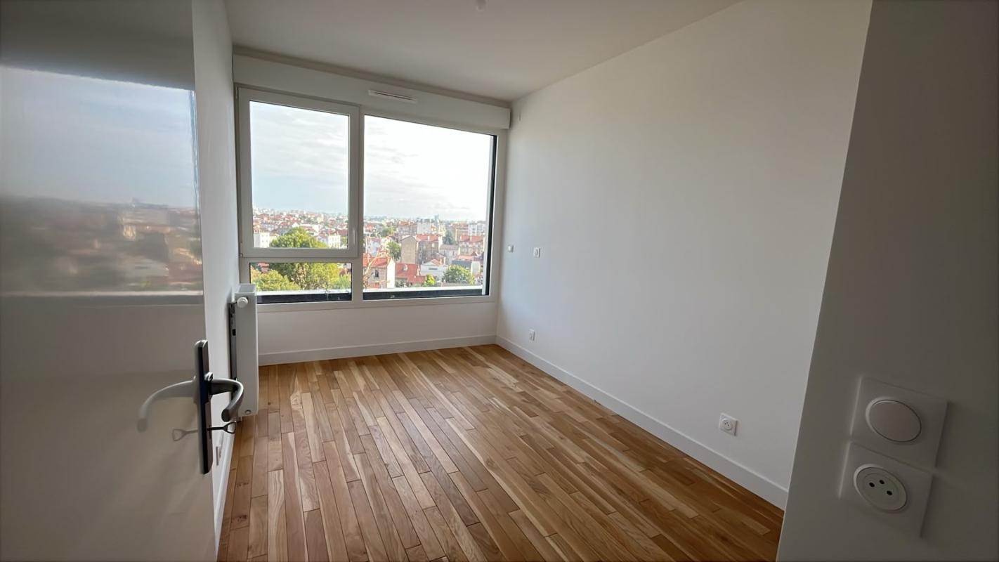 Superbe T4 de 82m² - Miniature 3