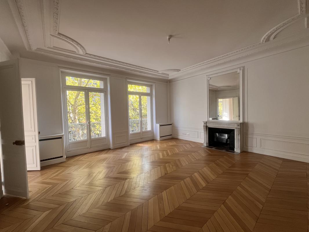 SUPERBE T5 DE 180m² au 2ème étage - BAIL CODE CIVIL - À louer - 5 pièces, 179.86m² à PARIS 17EME