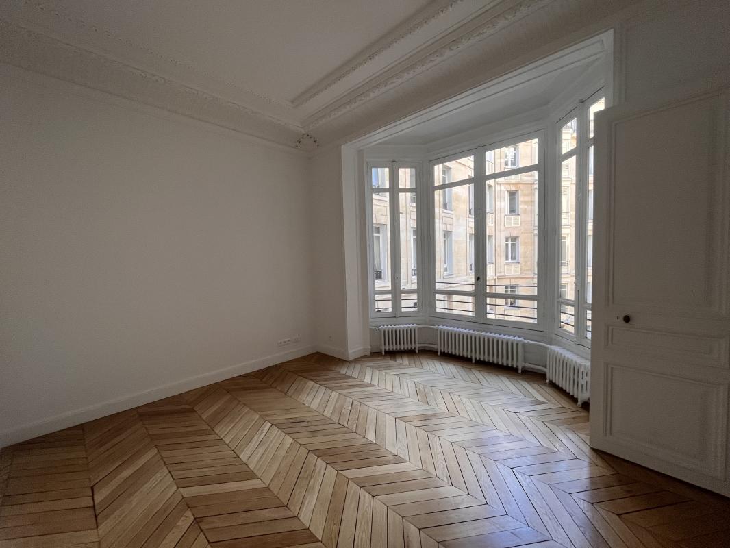 SUPERBE T5 DE 180m² au 2ème étage - BAIL CODE CIVIL - Miniature 5