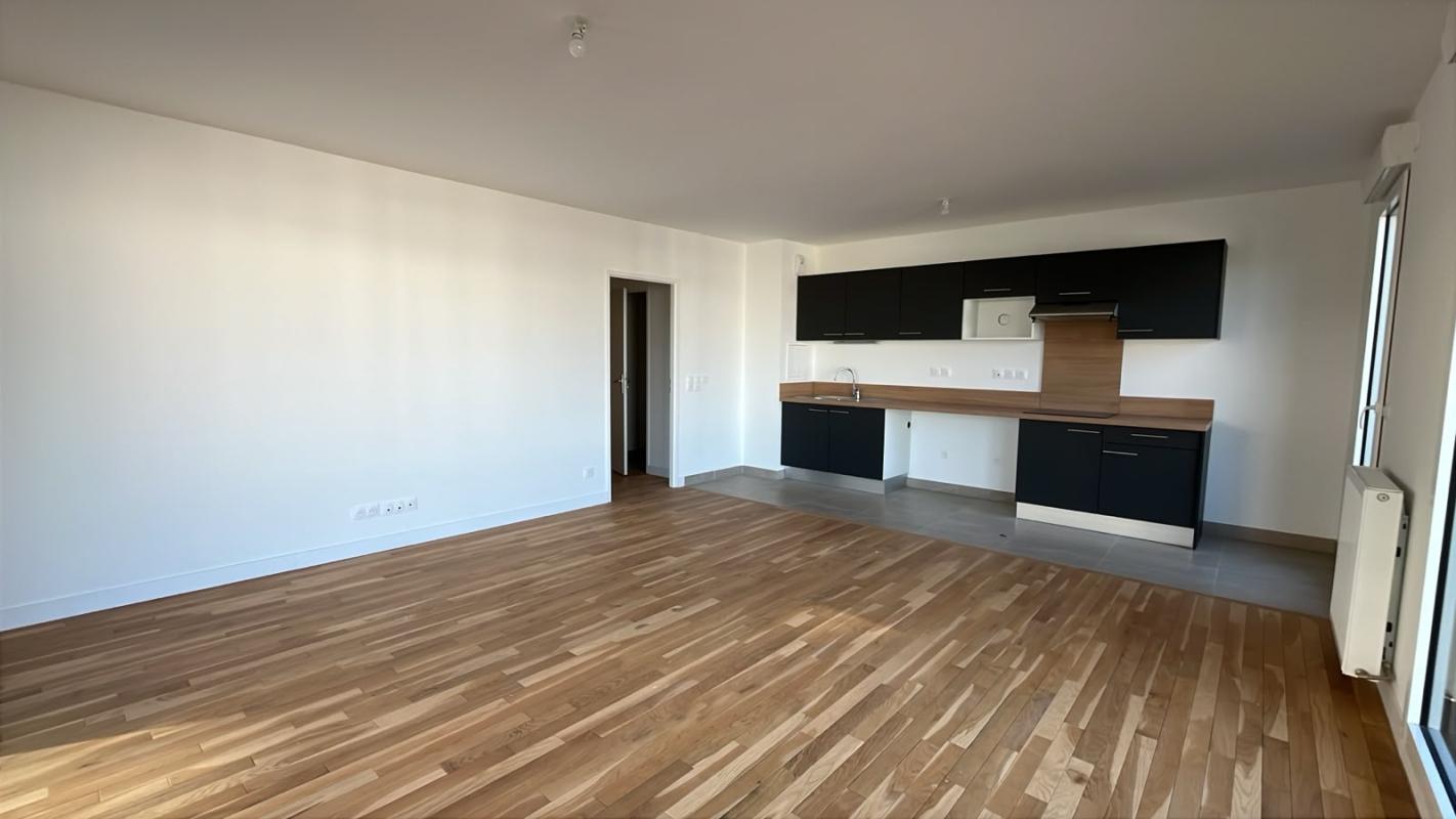 Grand T4 de 84m² avec balcon - À louer - 4 pièces, 84.2m² à COLOMBES