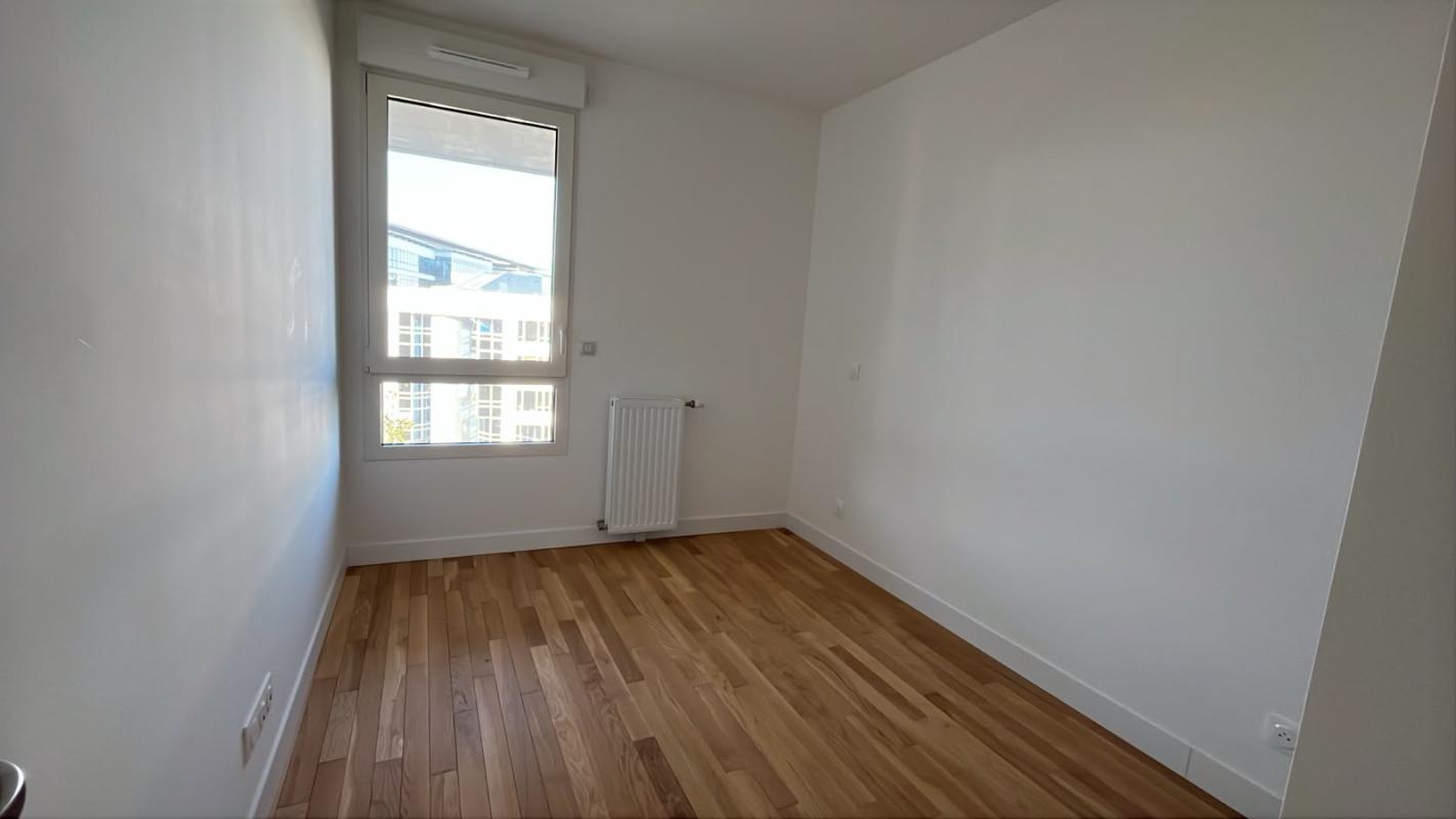 Grand T4 de 86m² avec balcon - Miniature 4