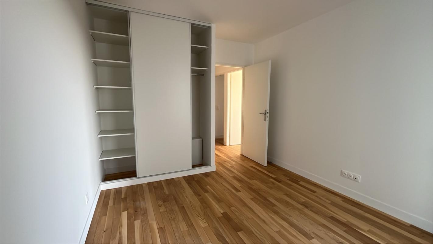 Lumineux T3 de 58m² avec sa terrasse de 36m² - Miniature 5