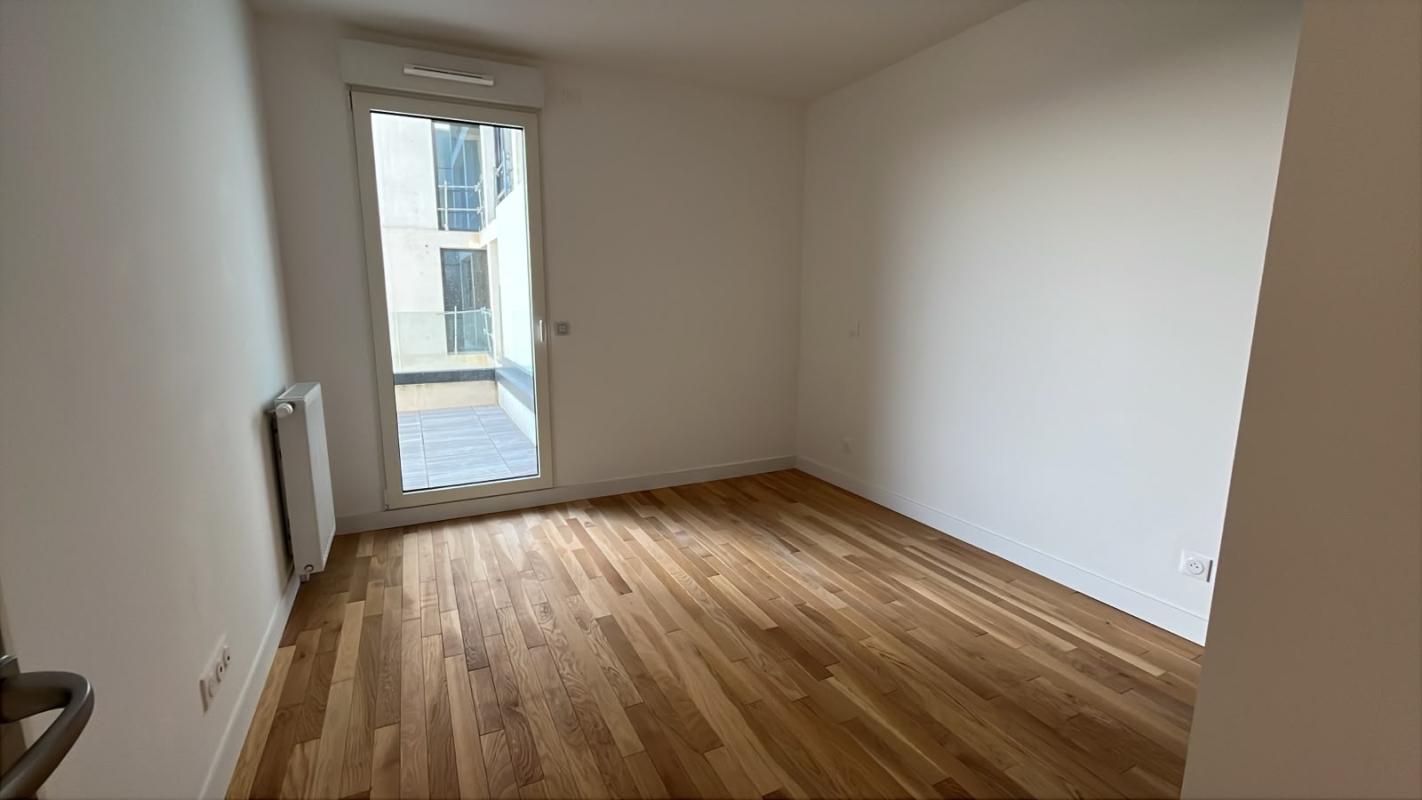 Lumineux T3 de 58m² avec sa terrasse de 36m² - Miniature 6