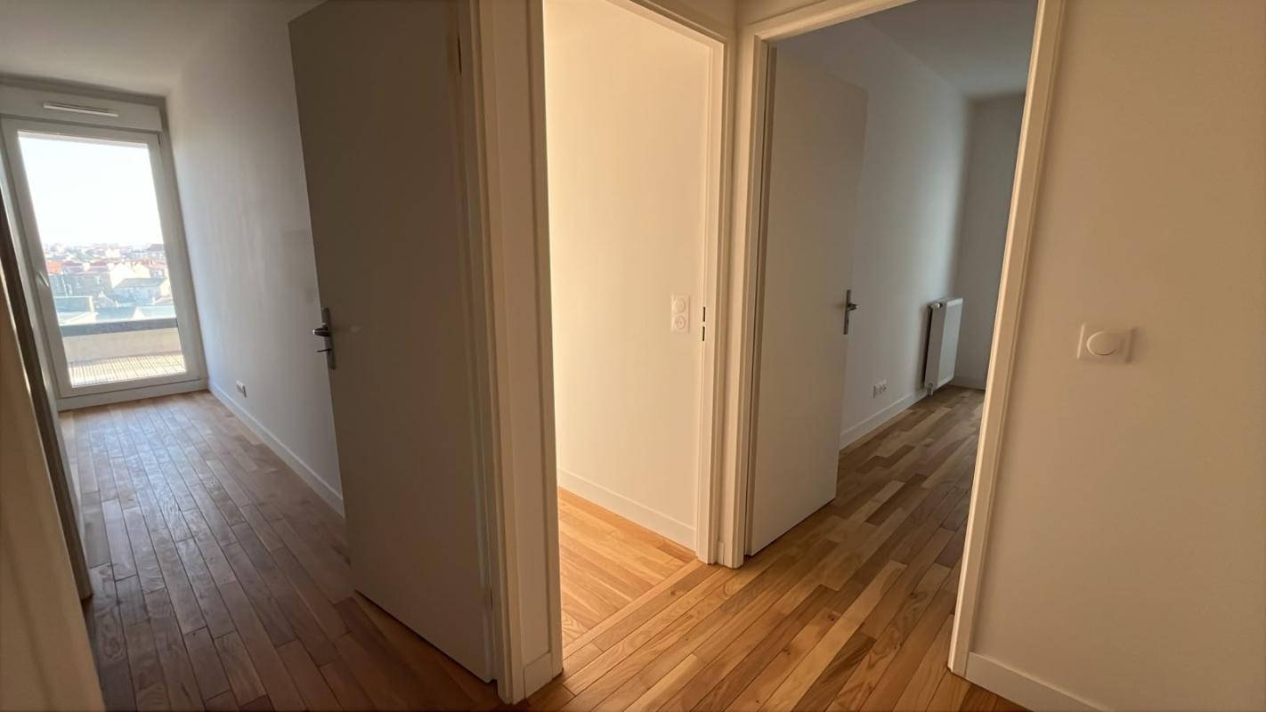 Lumineux T3 de 58m² avec sa terrasse de 36m² - Miniature 7
