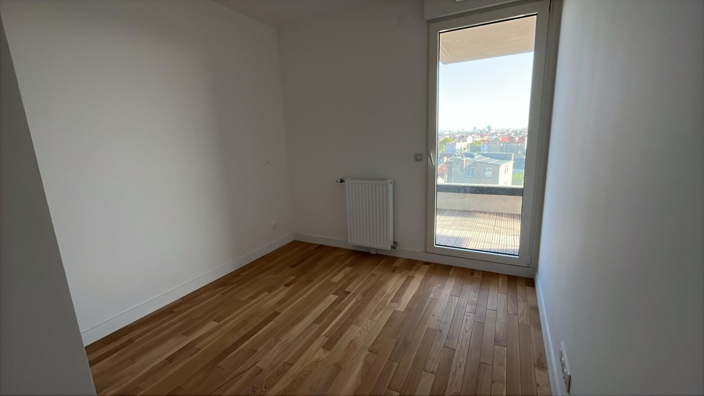 Lumineux T3 de 58m² avec sa terrasse de 36m² - Miniature 8