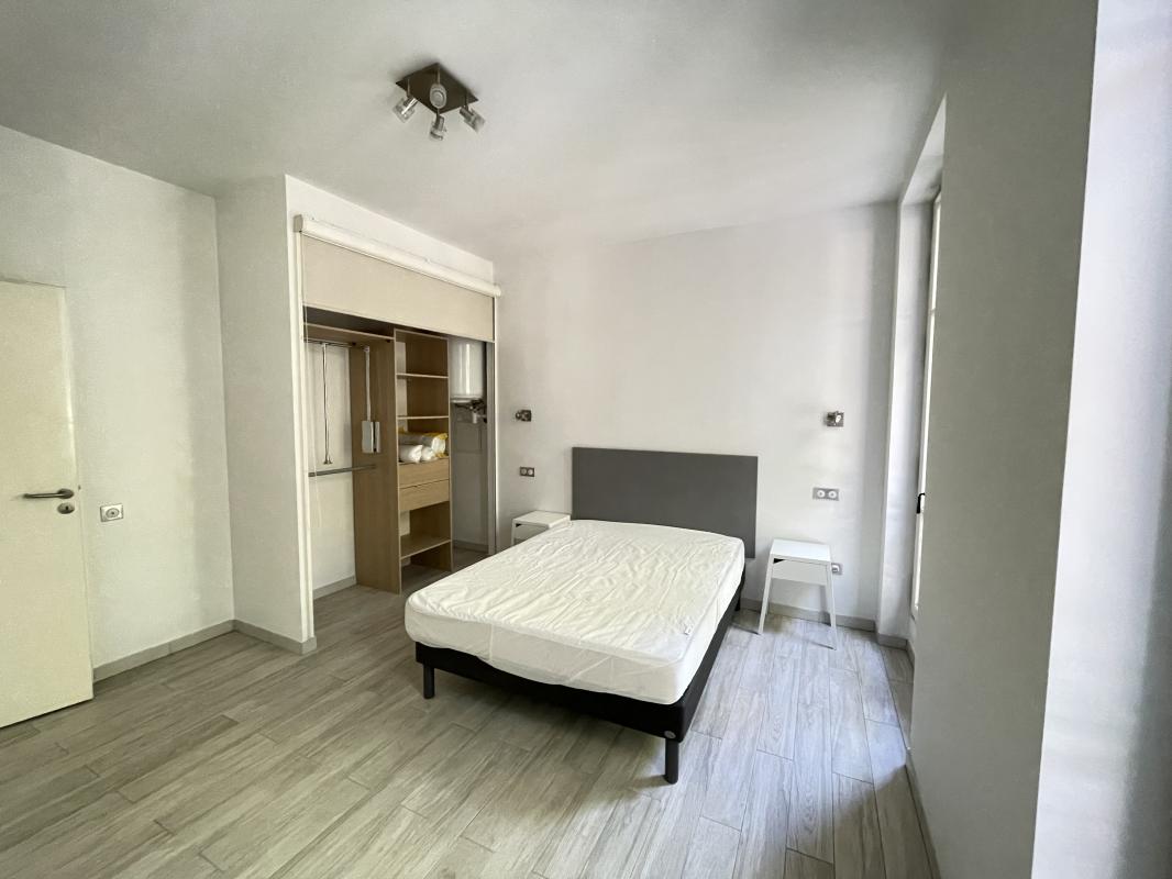 GRAND T2 MEUBLE RENOVE - Miniature 5