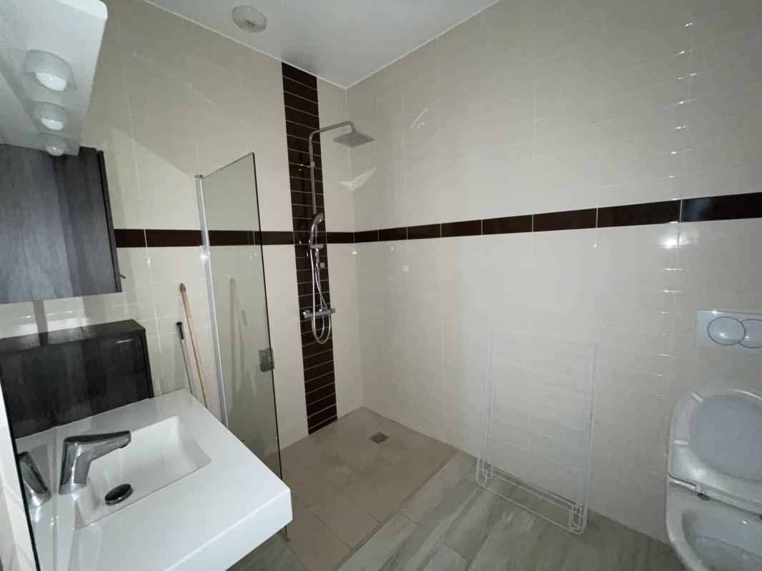 GRAND T2 MEUBLE RENOVE - Miniature 6