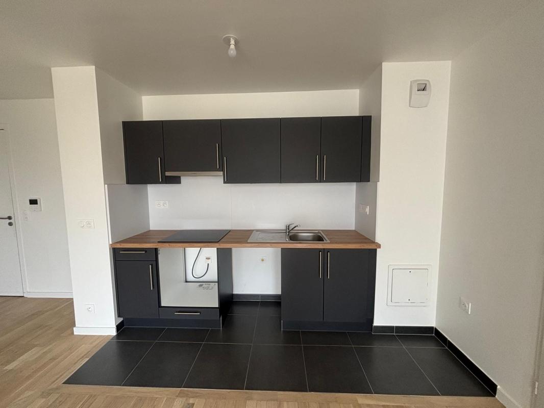 Superbe T3 de 60,8m² - Miniature 3