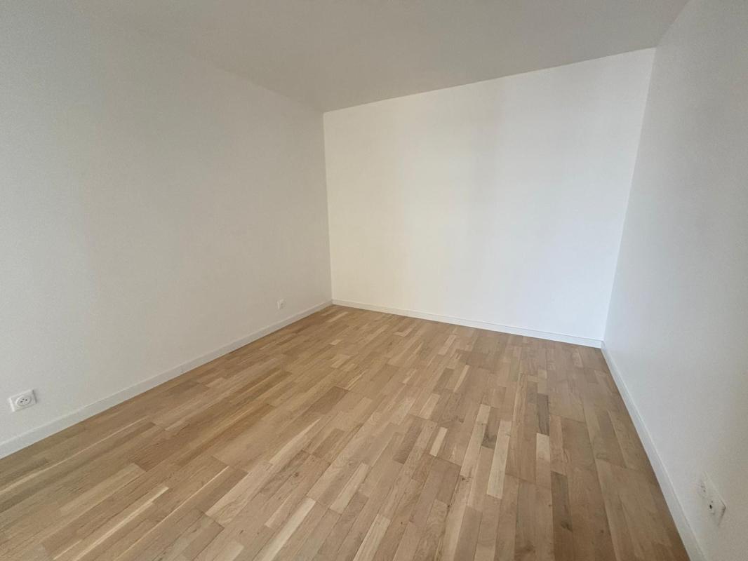 Superbe T3 de 60,8m² - Miniature 7