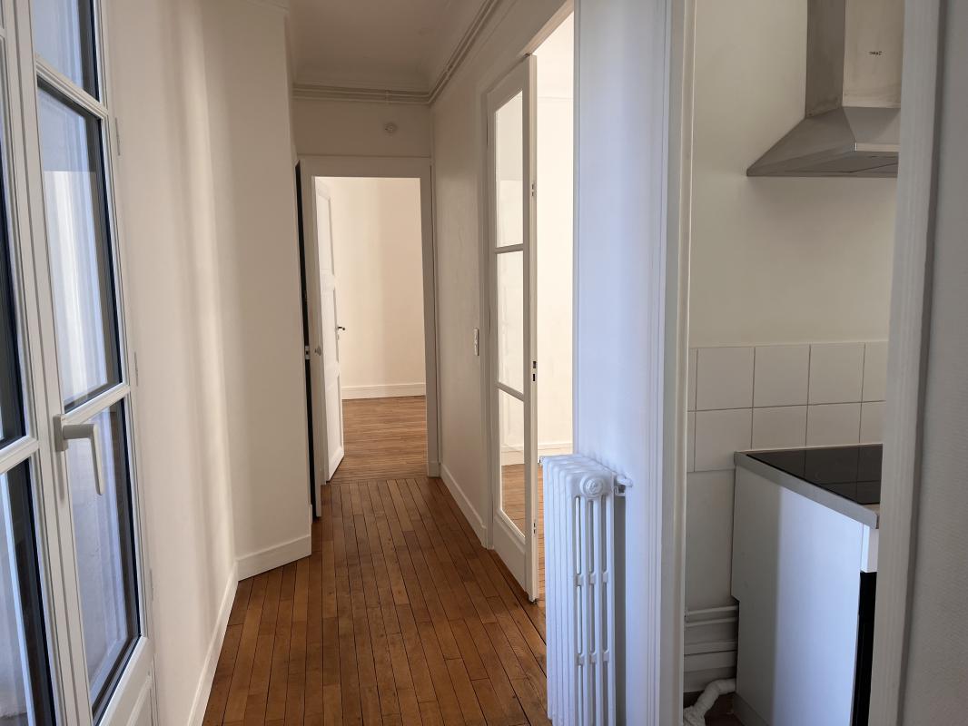 SUPERBE APPARTEMENT 2 PIECES 52m² - TERNES - Miniature 3