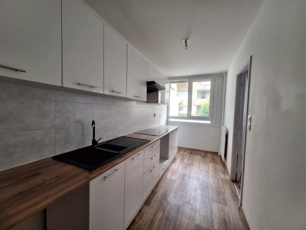 TRAPPES CENTRE – APPARTEMENT T2 RÉNOVÉ AVEC BALCON – PROCHE GARE, 2 pièces, 53,6 m² à Trappes