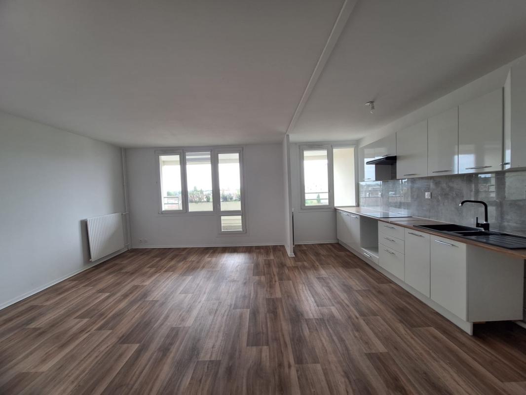 TRAPPES CENTRE – APPARTEMENT T3 RÉNOVÉ AVEC BALCON – PROCHE GARE, 3 pièces, 66,5 m² à Trappes