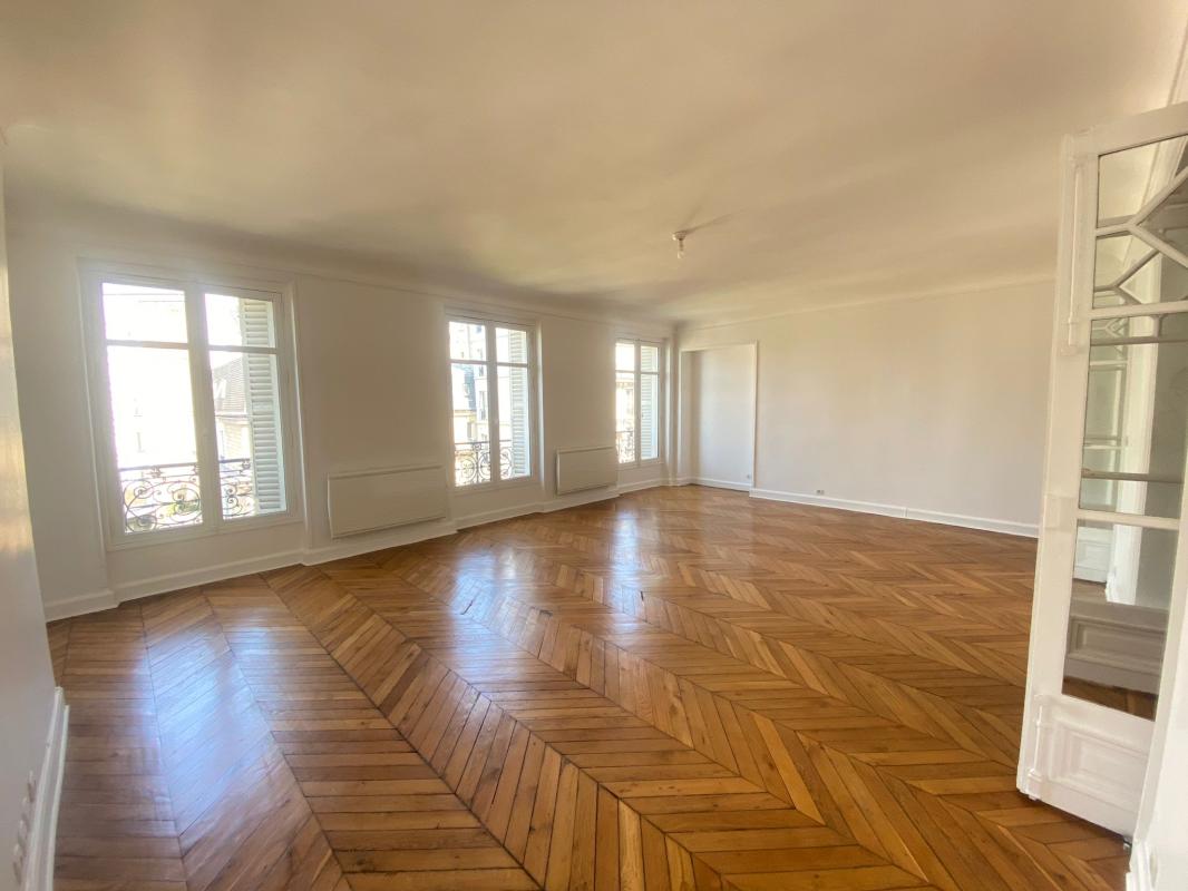 SUPERBE T4 LUMINEUX DE 114m² RENOVE - SECTEUR ARTS ET METIERS - À louer - 4 pièces, 114m² à PARIS