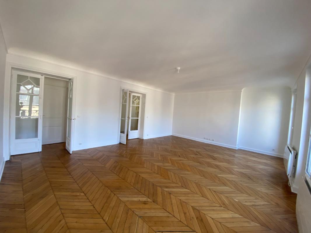 SUPERBE T4 LUMINEUX DE 114m² RENOVE - SECTEUR ARTS ET METIERS - Miniature 7