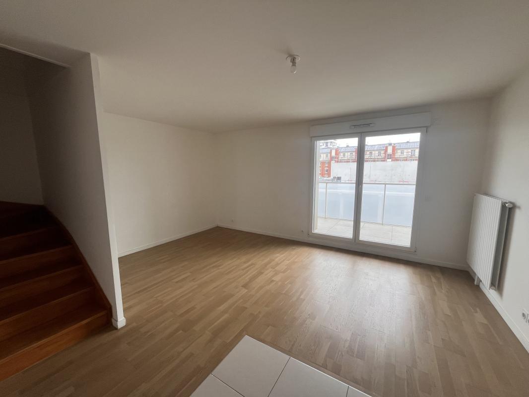 DUPLEX 4 PIECES DE 87m² - COURTILLES - Miniature 2