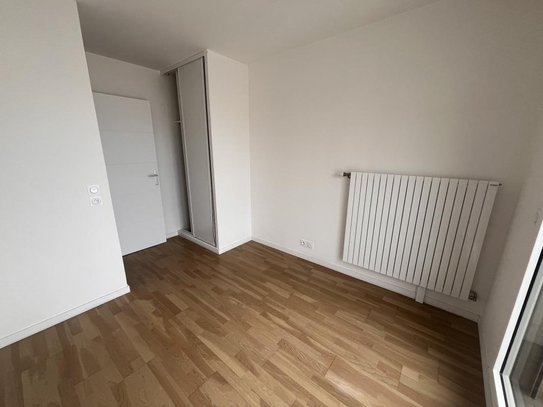 DUPLEX 4 PIECES DE 87m² - COURTILLES - Miniature 8