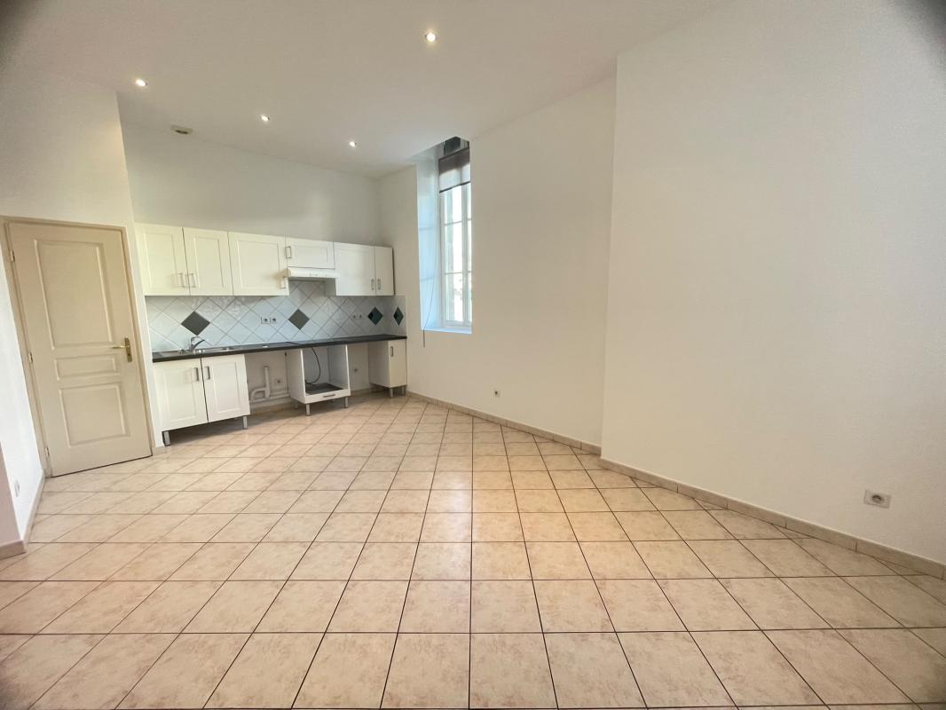 APPARTEMENT TYPE 2 VIEUX PORT - À louer - 2 pièces, 46.05m² à MARSEILLE 1 AR