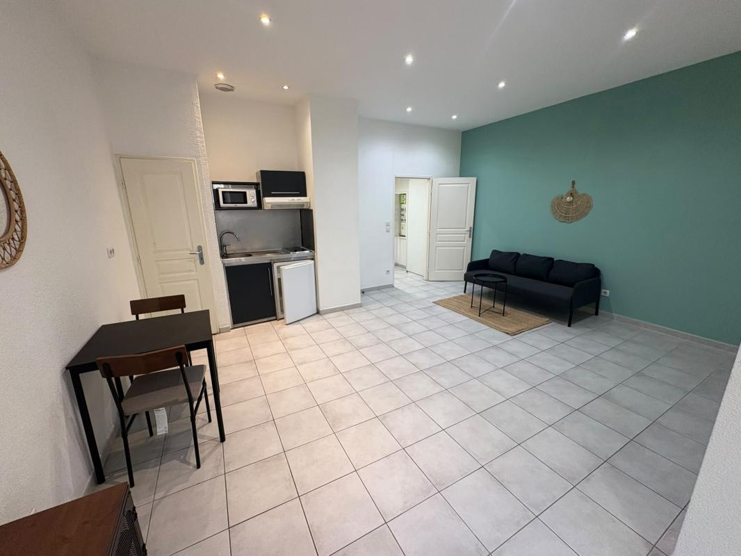 T2 meublé 45 m² – Rue de la République / Joliette - À louer - 2 pièces, 45.78m² à MARSEILLE 2 AR