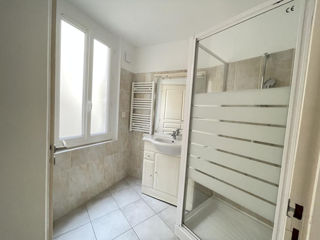 APPARTEMENT DE TYPE 3 SADI CARNOT - Miniature 9