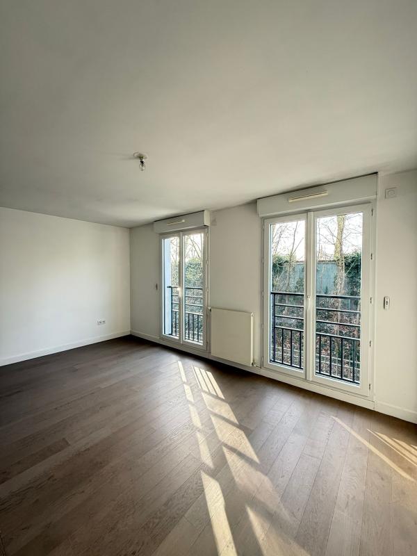 Studio - Immeuble récent - Saint Maurice, 1 pièce, 30 m² à Saint-Maurice