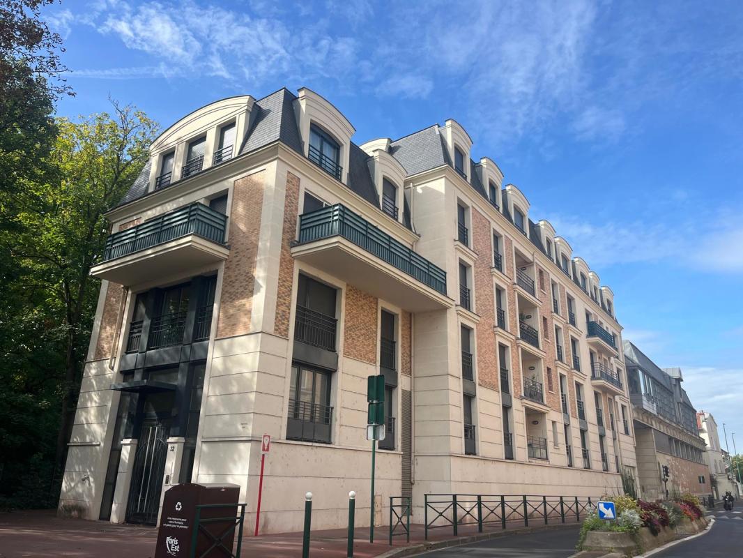 DEUX PIECES IMMEUBLE RECENT - ST MAURICE, 2 pièces, 43,7 m² à Saint-Maurice