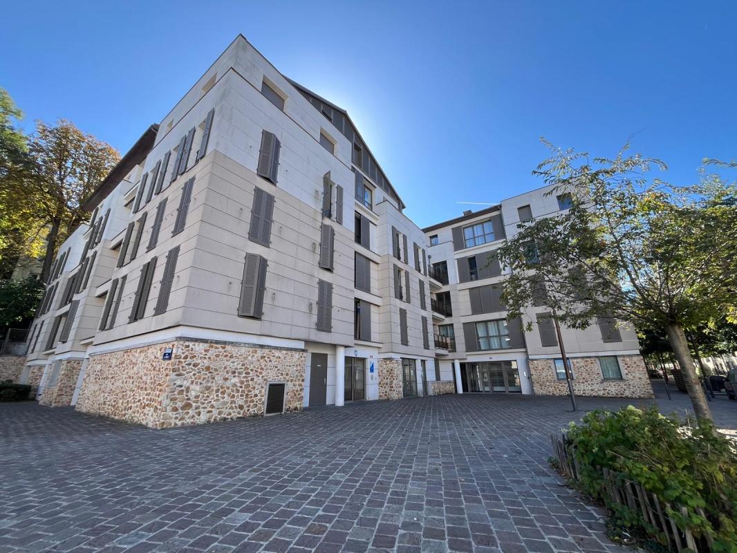 T4 OCCUPE - VENTE INVESTISSEUR - CHAVILLE - IMMEUBLE RECENT, 2 pièces, 88,2 m² à Chaville
