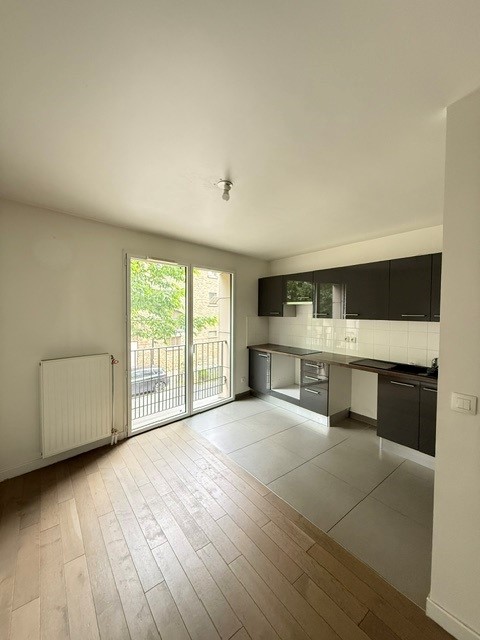 BEL APPARTEMENT DE 4 PIECES - CHAVILLE - IMMEUBLE RECENT, 2 pièces, 96,1 m² à Chaville