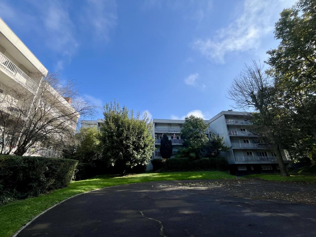 Studio occupé de 29,4 m2, 1 pièce, 29,4 m² à Noisy-le-Grand