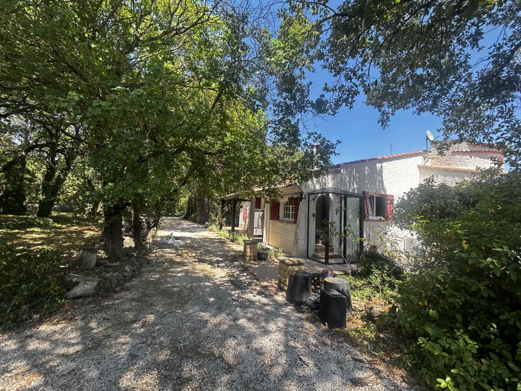 Secteur privilégié, vente villa sur 6123 m² de terrain, 5 pièces, 115 m² à Saint-Maximin-la-Sainte-Baume