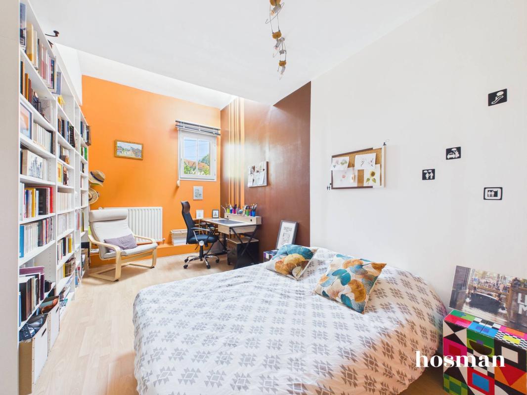 L'esprit Maison de Ville : Type 4 de 92 m² au charme atypique – À fontaines sur saone ( limite sathonay-camp)